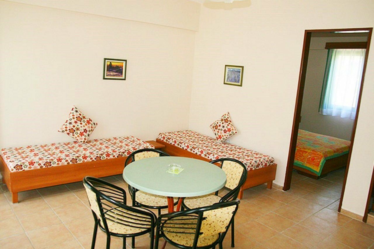 Avlu Apartments 1 İçmeler Buitenkant foto