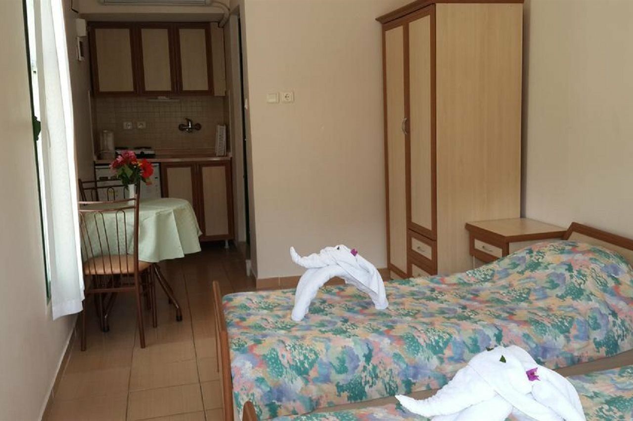 Avlu Apartments 1 İçmeler Buitenkant foto